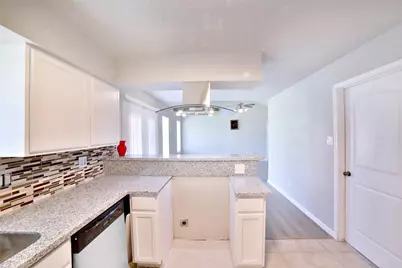 10119 Valley Club Drive, Houston, TX 77078 - Photo 15