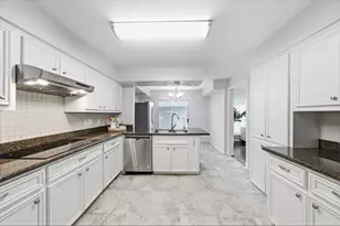727 Bunker Hill Rd, Houston, TX 77024 - Photo 13