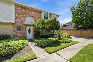 727 Bunker Hill Rd, Houston, TX 77024 - Photo 3