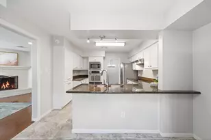 727 Bunker Hill Rd, Houston, TX 77024 - Photo 15