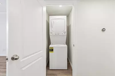 300 Pecore Street #17, Houston, TX 77009 - Photo 9