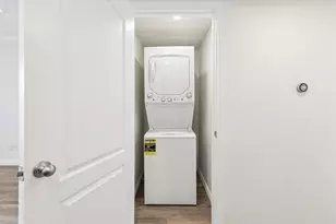 300 Pecore St, Houston, TX 77009 - Photo 9
