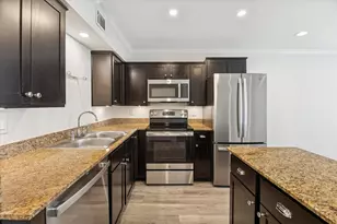 300 Pecore St, Houston, TX 77009 - Photo 5
