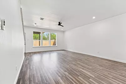 8726 Scott Street #B, Houston, TX 77051 - Photo 7