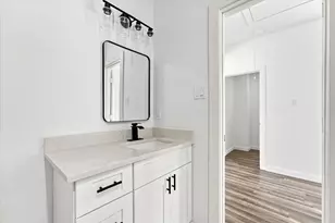 8726 Scott St, Houston, TX 77051 - Photo 17