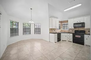 13502 Raintree Dr, Montgomery, TX 77356 - Photo 9