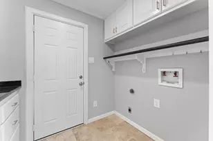 12502 Pinerock Ln, Houston, TX 77024 - Photo 13