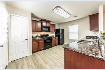 9434 Emerald Green Drive, Rosharon, TX 77583 - Photo 3