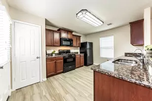 9434 Emerald Green Dr, Rosharon, TX 77583 - Photo 3