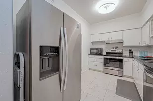 2100 Tanglewilde St, Houston, TX 77063 - Photo 13