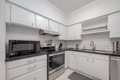 2100 Tanglewilde Street #189, Houston, TX 77063 - Photo 17