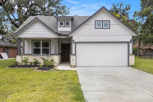 221 Inwood Dr, West Columbia, TX 77486 - Photo 1