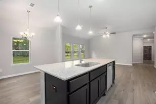 221 Inwood Dr, West Columbia, TX 77486 - Photo 7
