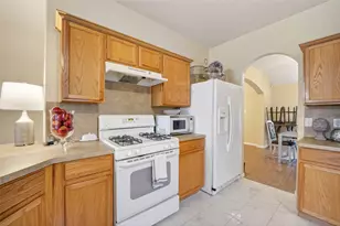 7919 Pelican Ln, Baytown, TX 77523 - Photo 15