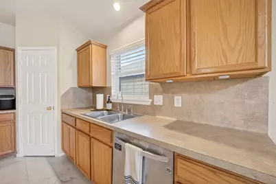 7919 Pelican Lane, Baytown, TX 77523 - Photo 13
