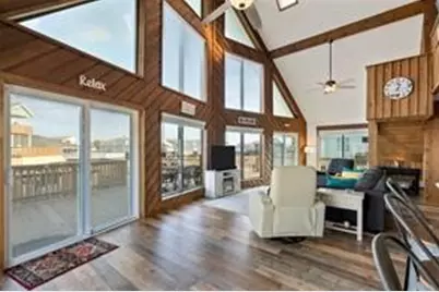 518 Paradise Drive, Tiki Island, TX 77554 - Photo 15