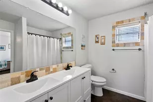 518 Paradise Dr, Tiki Island, TX 77554 - Photo 19