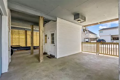 518 Paradise Drive, Tiki Island, TX 77554 - Photo 3