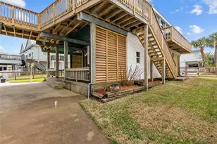 518 Paradise Dr, Tiki Island, TX 77554 - Photo 37