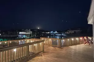 518 Paradise Dr, Tiki Island, TX 77554 - Photo 39