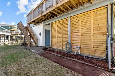 518 Paradise Drive, Tiki Island, TX 77554 - Photo 9