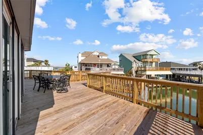 518 Paradise Drive, Tiki Island, TX 77554 - Photo 11