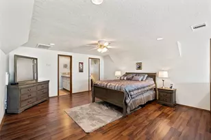 518 Paradise Dr, Tiki Island, TX 77554 - Photo 23