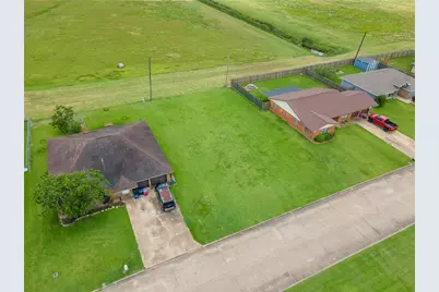 415 W 9th Street, Freeport, TX 77541 - Photo 3