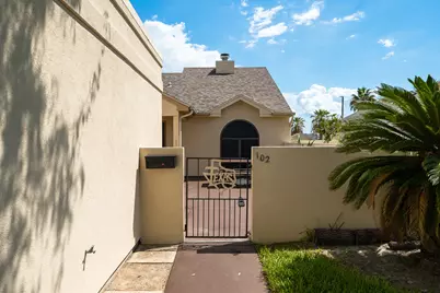 102 Sugar Creek Drive, Rockport, TX 78382 - Photo 3