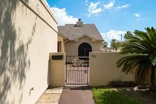 102 Sugar Creek Dr, Rockport, TX 78382 - Photo 3