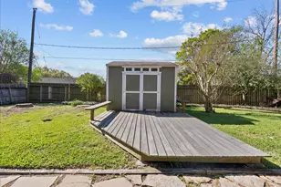 2015 Sierra St, Kemah, TX 77565 - Photo 37