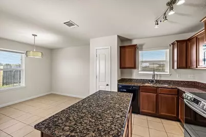 422 Hawks View Drive, La Marque, TX 77568 - Photo 13