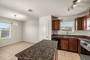 422 Hawks View Dr, La Marque, TX 77568 - Photo 13