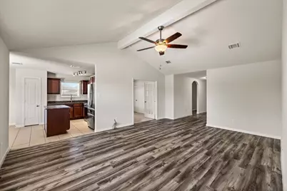 422 Hawks View Drive, La Marque, TX 77568 - Photo 9