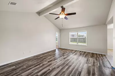 422 Hawks View Drive, La Marque, TX 77568 - Photo 9