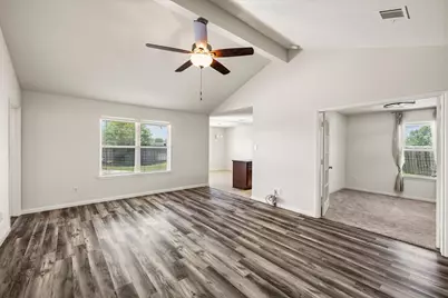 422 Hawks View Drive, La Marque, TX 77568 - Photo 11