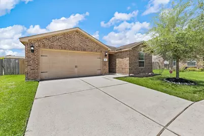 422 Hawks View Drive, La Marque, TX 77568 - Photo 3