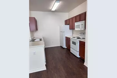 703 N San Marcos St, San Antonio, TX 78207 - Photo 13