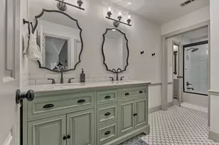 42 Golden Shadow Cir, The Woodlands, TX 77381 - Photo 31