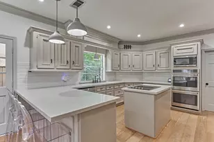 42 Golden Shadow Cir, The Woodlands, TX 77381 - Photo 7