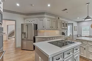 42 Golden Shadow Cir, The Woodlands, TX 77381 - Photo 9