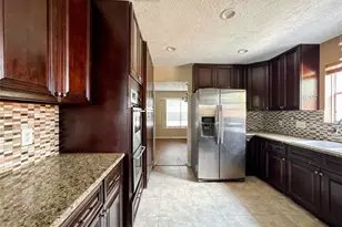 5907 Darkwood Dr, Houston, TX 77088 - Photo 9