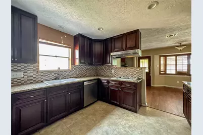 5907 Darkwood Drive, Houston, TX 77088 - Photo 7