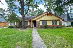 5907 Darkwood Dr, Houston, TX 77088 - Photo 1