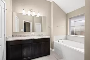 2004 Birdie Ct, Navasota, TX 77868 - Photo 17