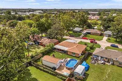 207 Chandler Drive, Baytown, TX 77521 - Photo 35