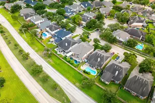 17326 Chestnut Bluff Dr, Houston, TX 77095 - Photo 39