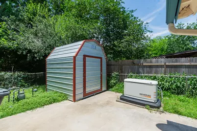 1737 S Park Drive, Alvin, TX 77511 - Photo 23