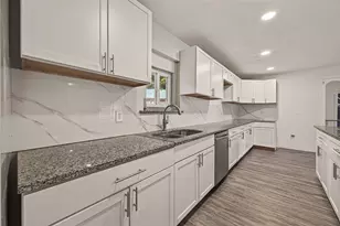5739 Waterford Dr, Houston, TX 77033 - Photo 11