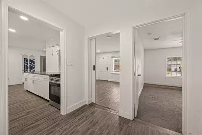5739 Waterford Drive, Houston, TX 77033 - Photo 27
